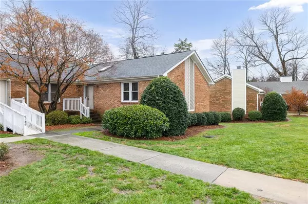 5137 Autumncrest DR, Greensboro, NC 27407