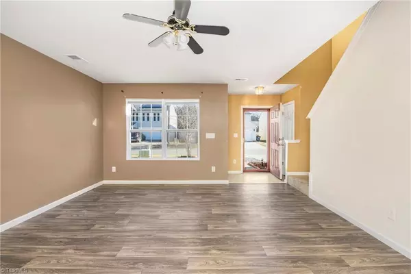 Winston Salem, NC 27106,4584 Greenmanor DR