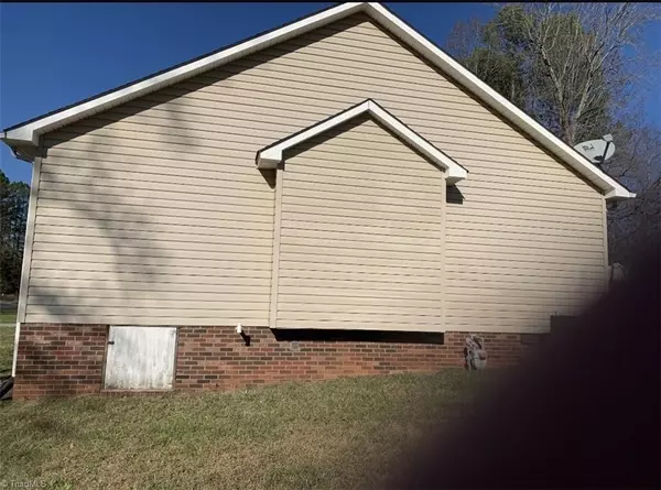 Lexington, NC 27292,605 Hunters WAY