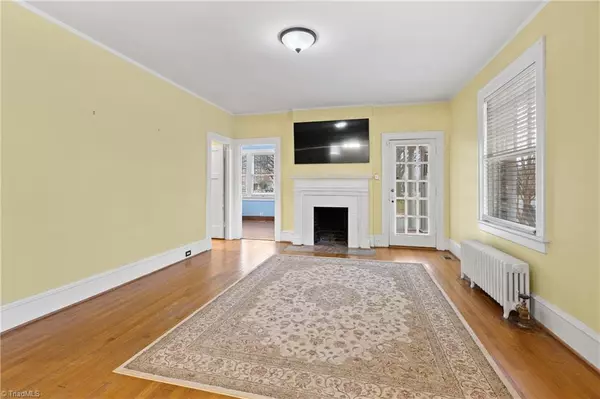 Winston Salem, NC 27103,704 S Hawthorne RD