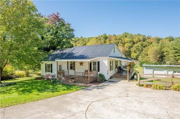 2563 Horse Ridge RD NW, Willis, VA 24380