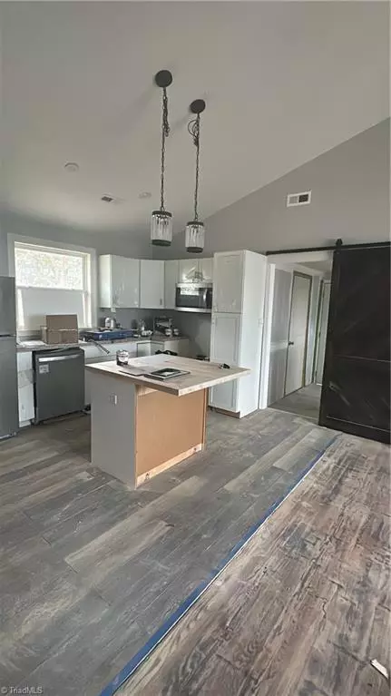 Winston Salem, NC 27127,529 W Acadia AVE