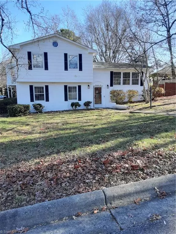 1710 Bashford LN, Greensboro, NC 27405