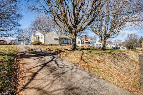 Winston Salem, NC 27127,3042 Konnoak DR