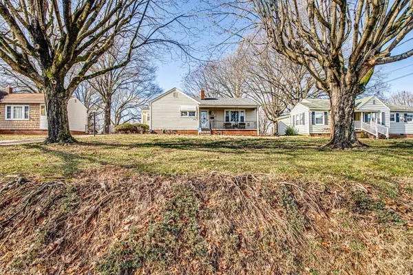 Winston Salem, NC 27127,3042 Konnoak DR