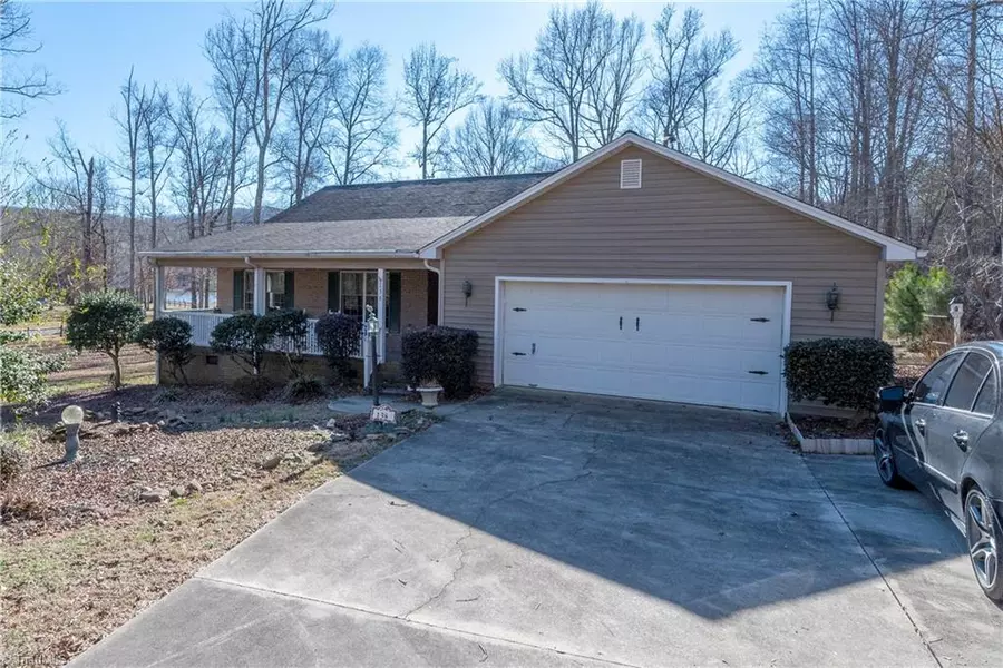 138 Roehm Landing, Denton, NC 27239