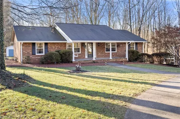 Winston Salem, NC 27103,2540 Farmbrook RD