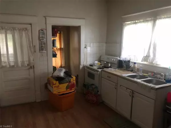 Greensboro, NC 27403,906 Dillard ST