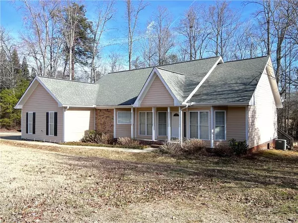 Stokesdale, NC 27357,8468 Hunting CT