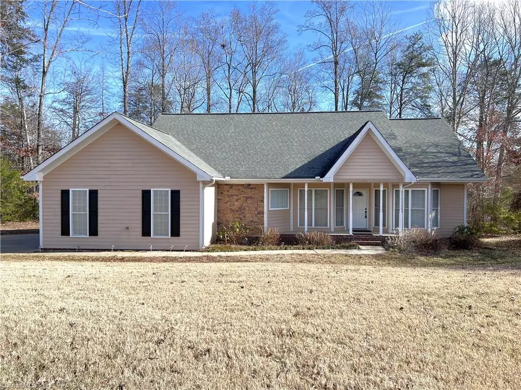Stokesdale, NC 27357,8468 Hunting CT