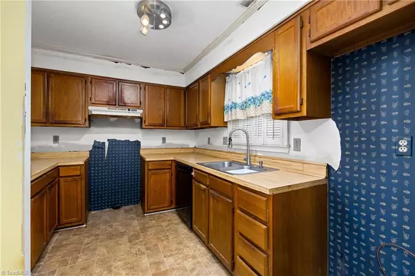 Winston Salem, NC 27127,2652 Windy XING