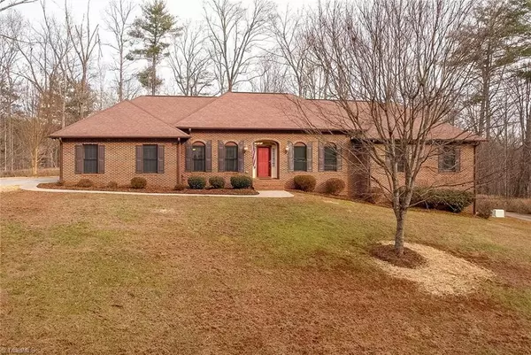 913 Colonial Heights, North Wilkesboro, NC 28659