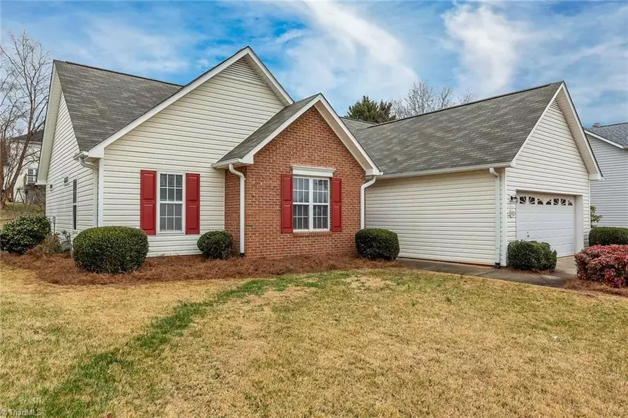 4535 Bottoms Rock LN, Pfafftown, NC 27040