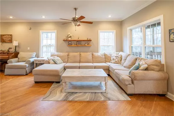 290 Berkeley DR,  Lexington,  NC 27295