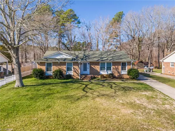 2404 Pine Lake DR, Greensboro, NC 27407