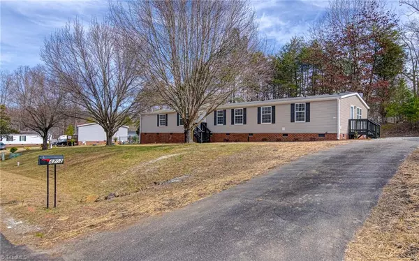 Mcleansville, NC 27301,4702 Belgian CT