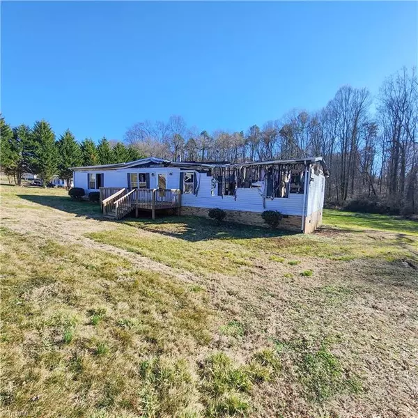 625 Clearview LN, Taylorsville, NC 28681