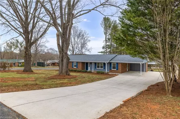 King, NC 27021,301 Harvest DR