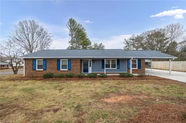 301 Harvest DR, King, NC 27021