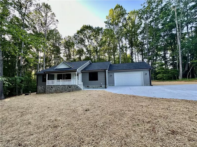 468 Parksfield TRL, Ramseur, NC 27316