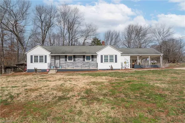 2841 Old US Highway 421 E, Yadkinville, NC 27055