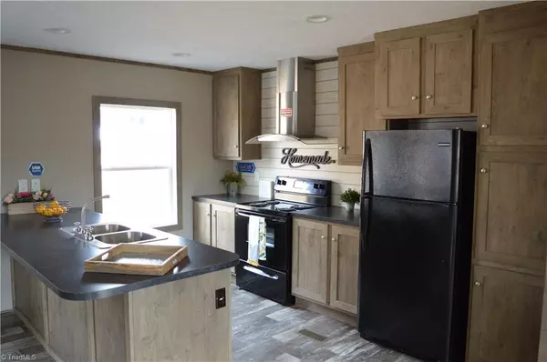 Eden, NC 27288,1733 Lincoln ST
