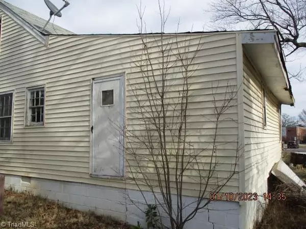 Winston Salem, NC 27107,724 Clemmonsville CIR