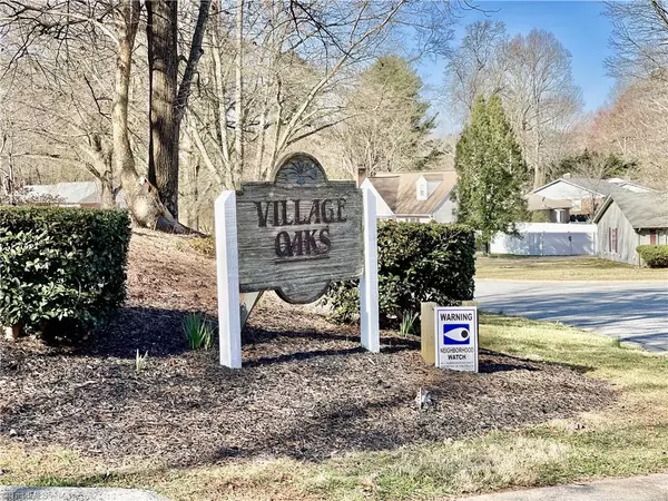 3107 Darden RD #L, Greensboro, NC 27407