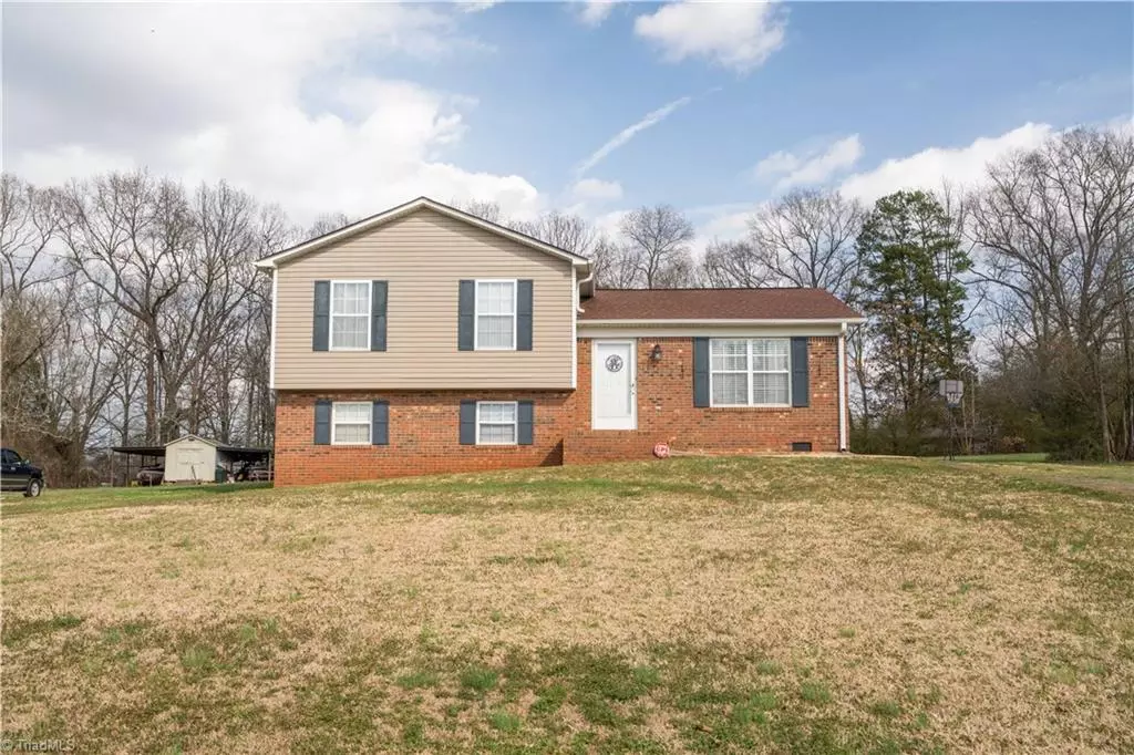 Lexington, NC 27292,234 Raven CIR