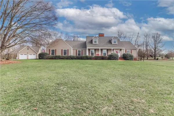 242 Country DR, Statesville, NC 28625