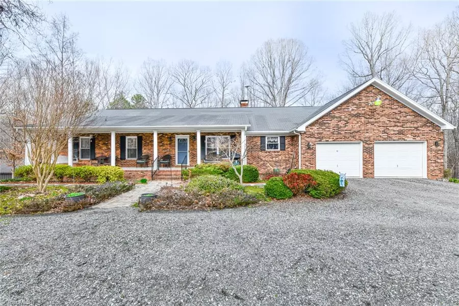 1243 Hunt Joyce RD, Madison, NC 27025