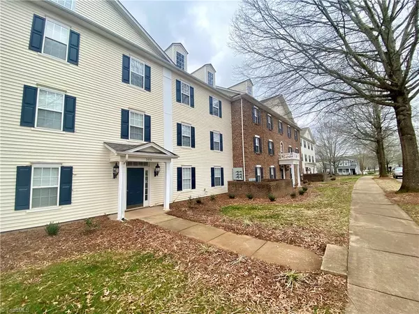 304 Townpark DR #301, Bermuda Run, NC 27006