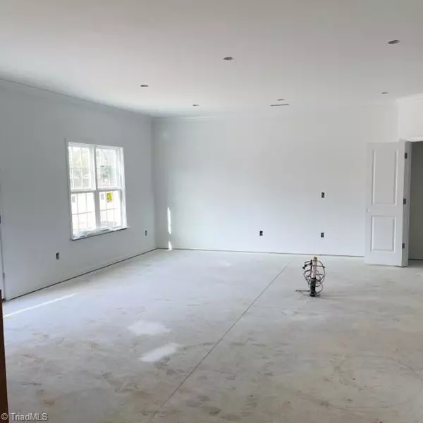 Clemmons, NC 27012,260 Altavista DR