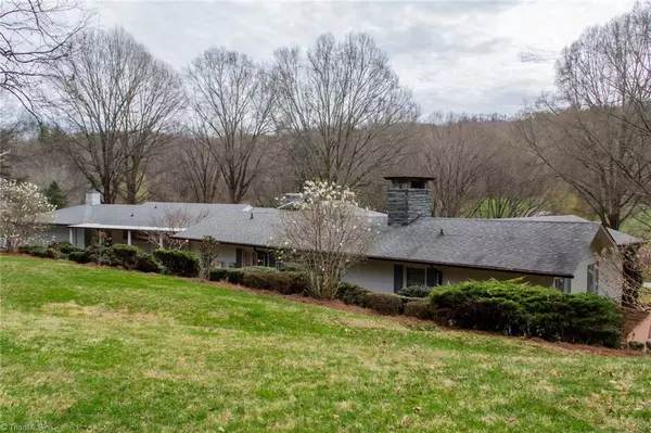 Wilkesboro, NC 28697,448 Country Club RD