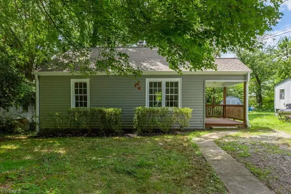 2210 Hollyrood ST, Winston Salem, NC 27127