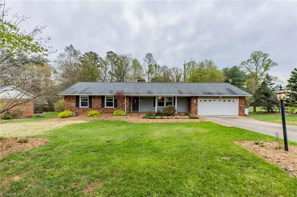 North Wilkesboro, NC 28659,160 Rolling Pine ST