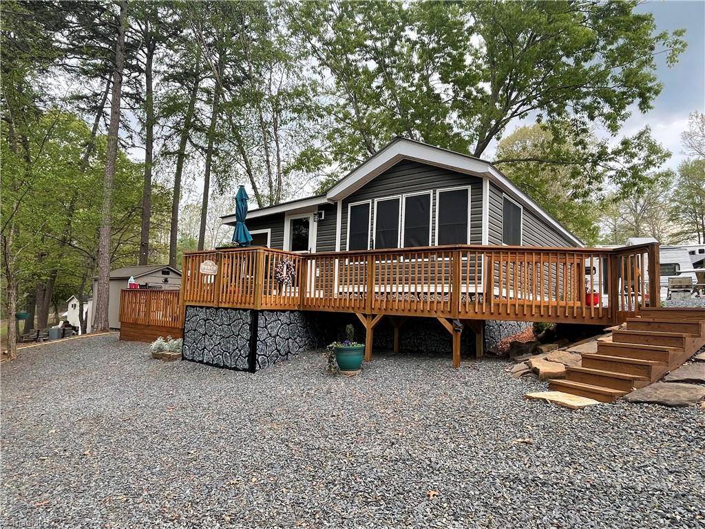 132 Marina DR, New London, NC 28127