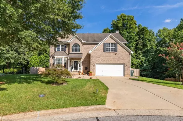 33 Holly Springs LN, Greensboro, NC 27455