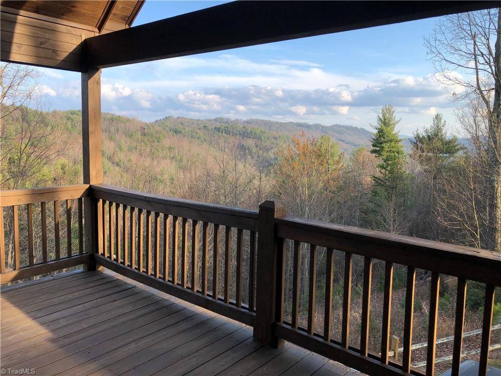 Purlear, NC 28665,341 Woodpecker RD