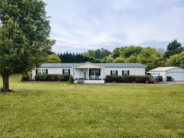 1025 Mitchell RD, Pilot Mountain, NC 27041