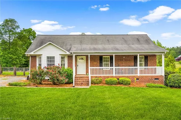 475 Windflower LN, Asheboro, NC 27205