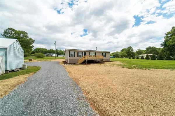 Hamptonville, NC 27020,7508 Mayberry Mill RD