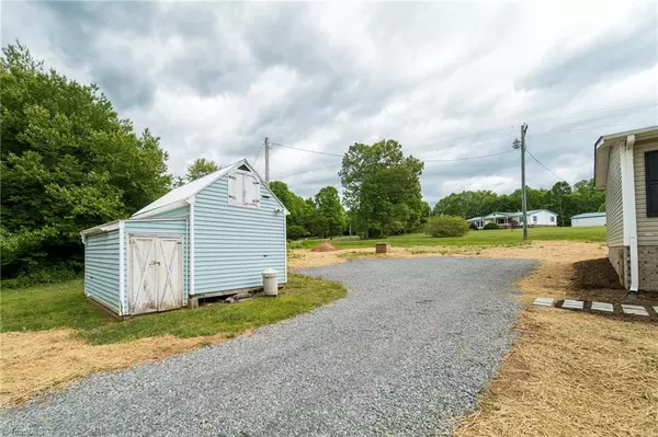 Hamptonville, NC 27020,7508 Mayberry Mill RD