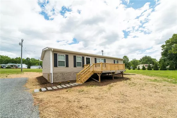 Hamptonville, NC 27020,7508 Mayberry Mill RD