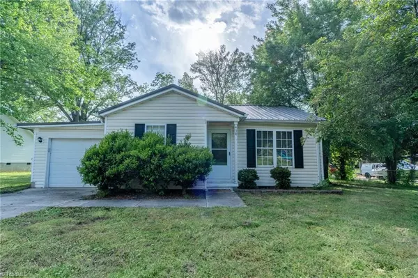 438 Springs Grove LN, Thomasville, NC 27360