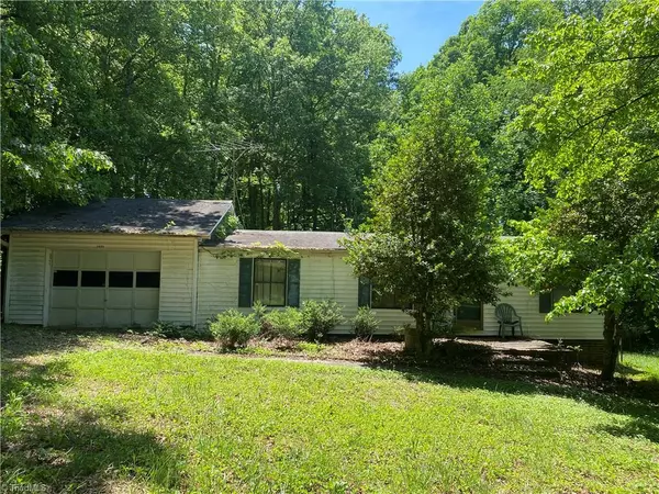 Tobaccoville, NC 27050,1035 Gap LN
