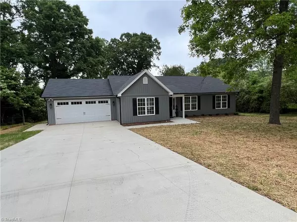 Tobaccoville, NC 27050,165 Little Brook DR