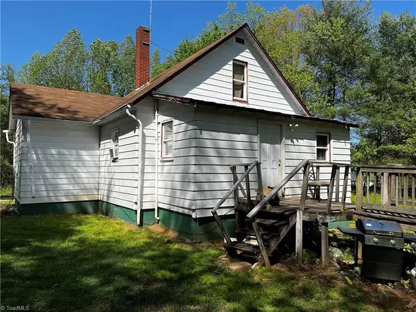 Millers Creek, NC 28659,392 Snowdrift LN