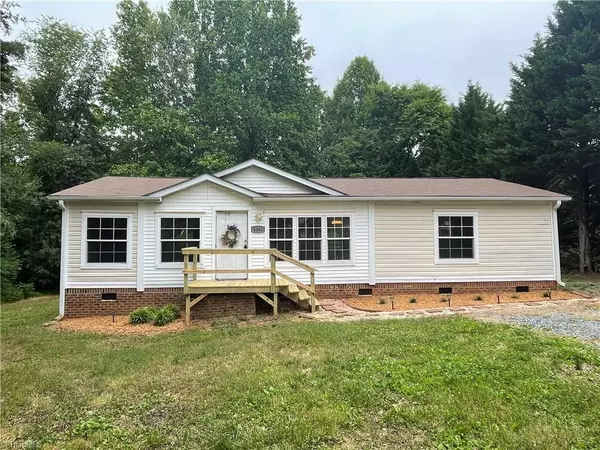 2562 Holly Brook DR, Burlington, NC 27217