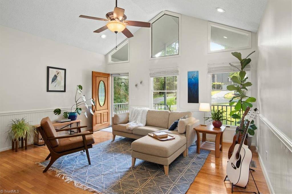 469 Farmbrook RD, Mount Airy, NC 27030
